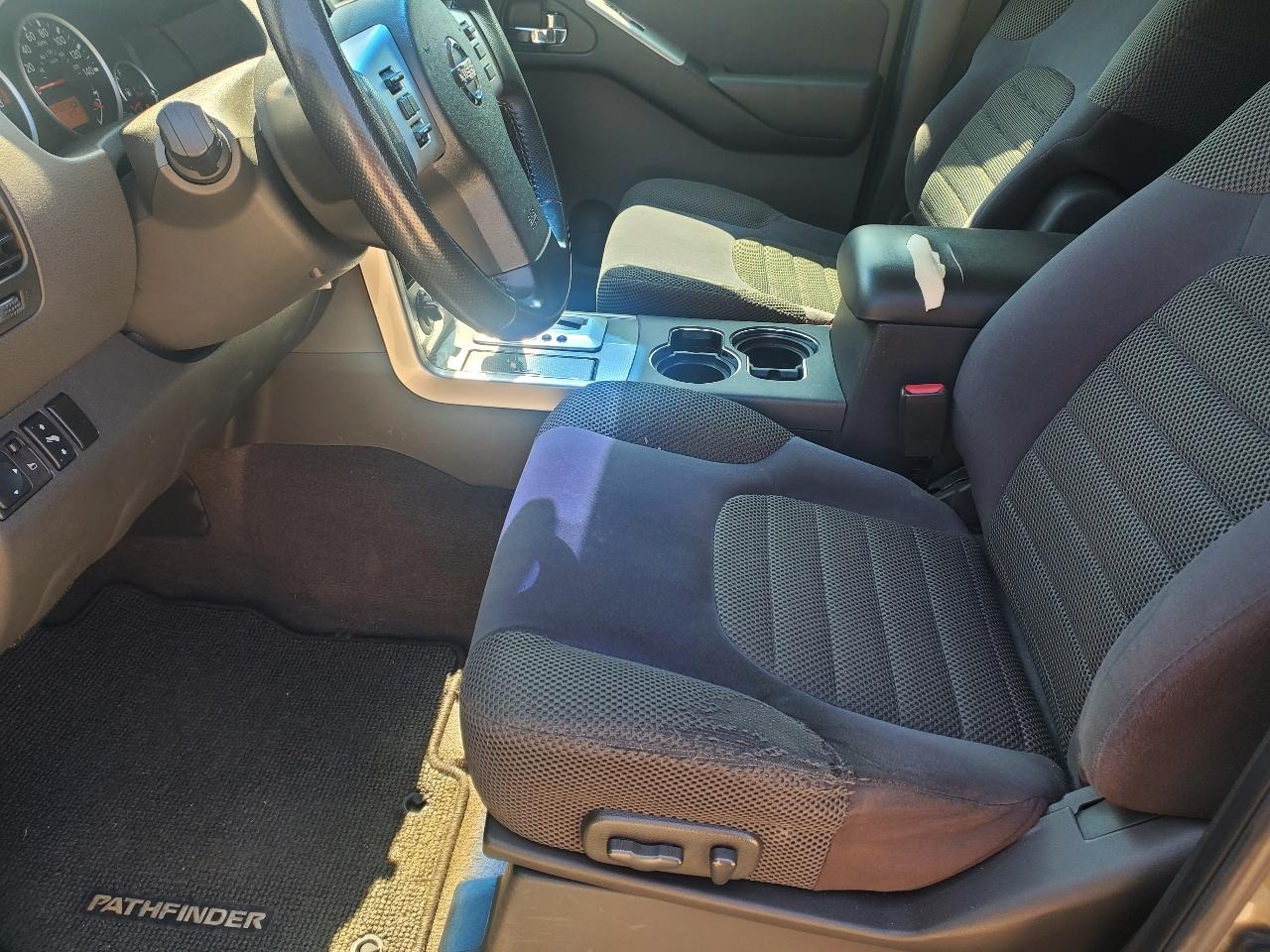 Nissan Pathfinder SE 4WD 2008