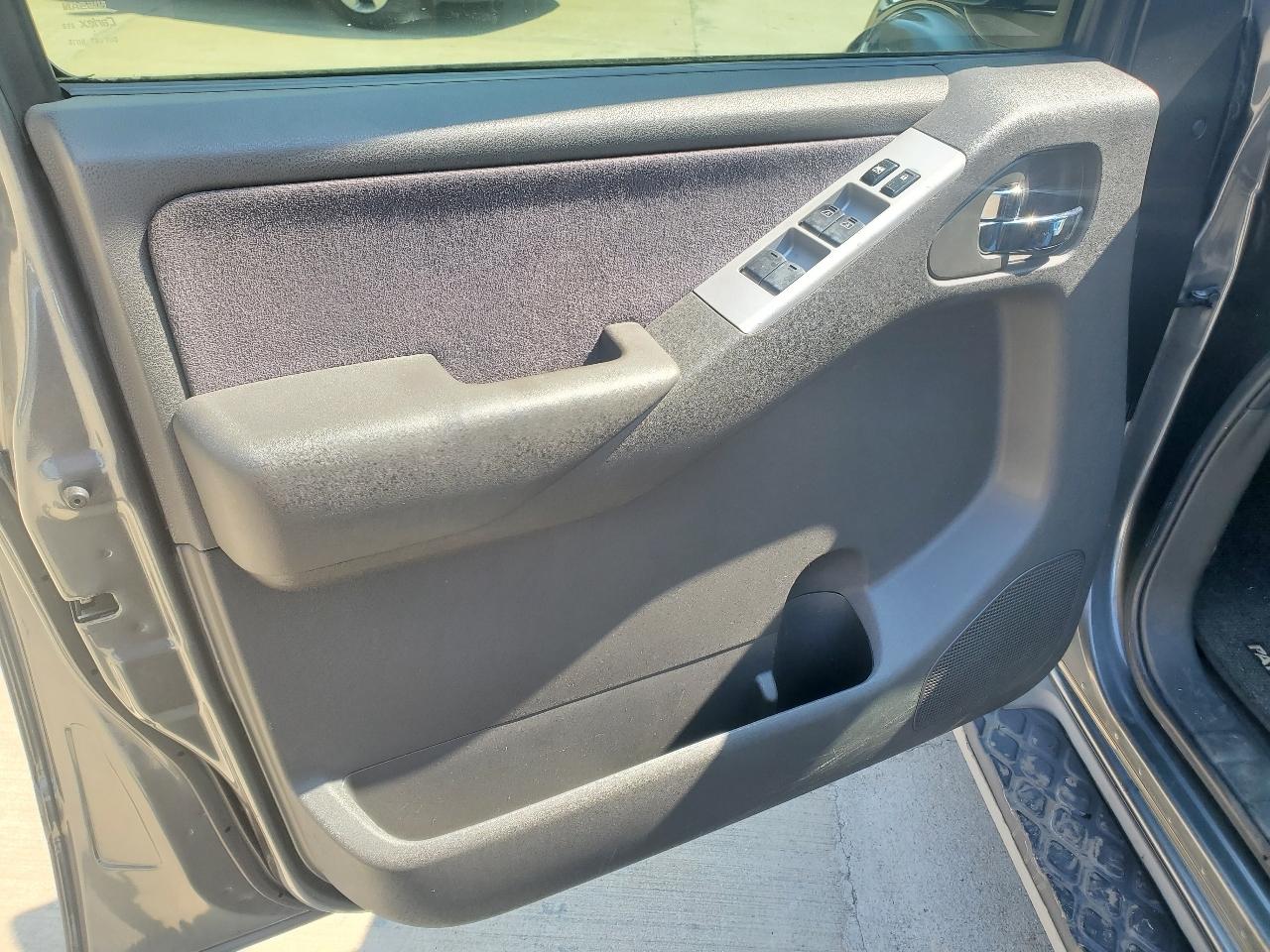 Nissan Pathfinder SE 4WD 2008