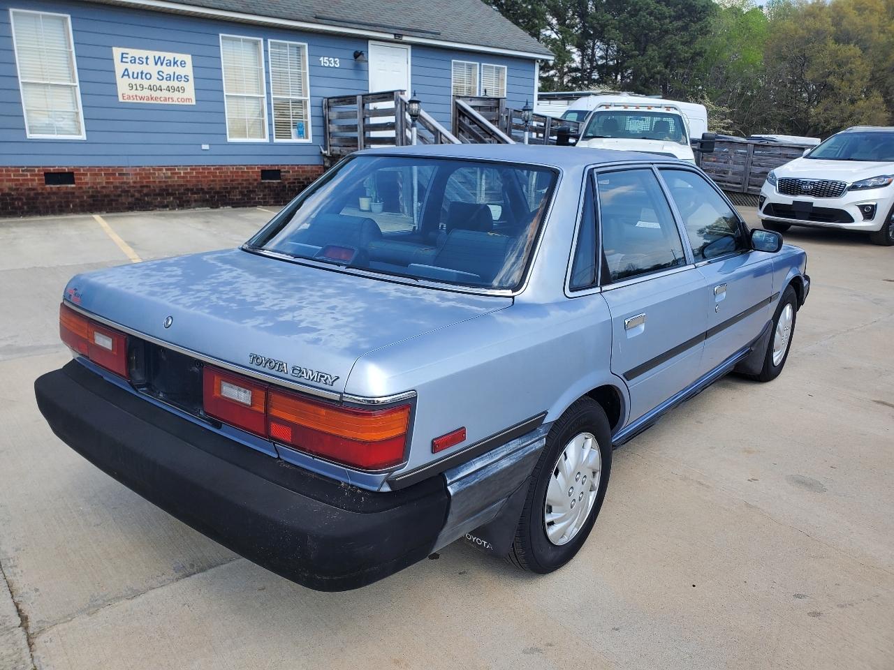 Toyota Camry 4dr Sedan Auto 1988