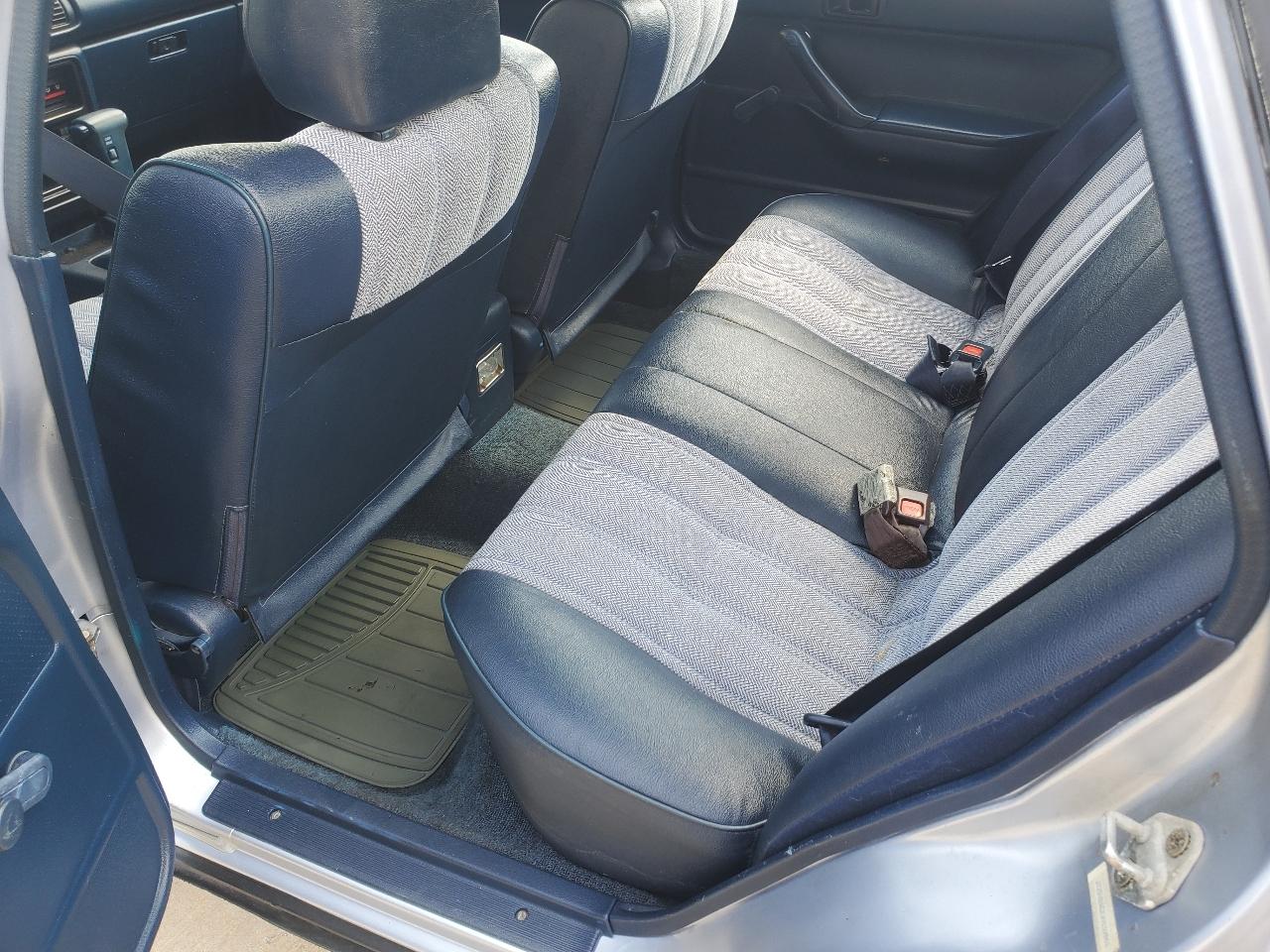 Toyota Camry 4dr Sedan Auto 1988