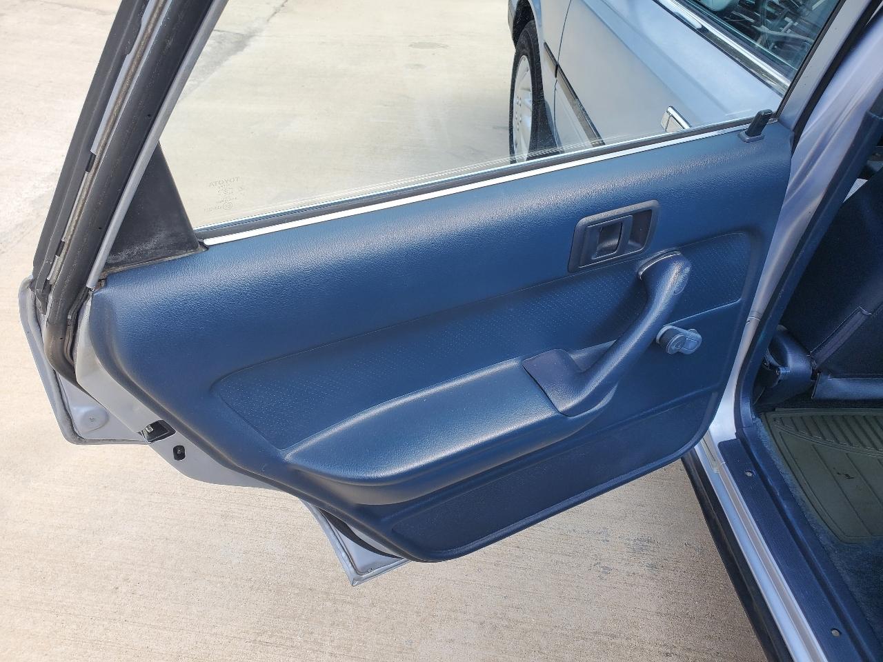 Toyota Camry 4dr Sedan Auto 1988