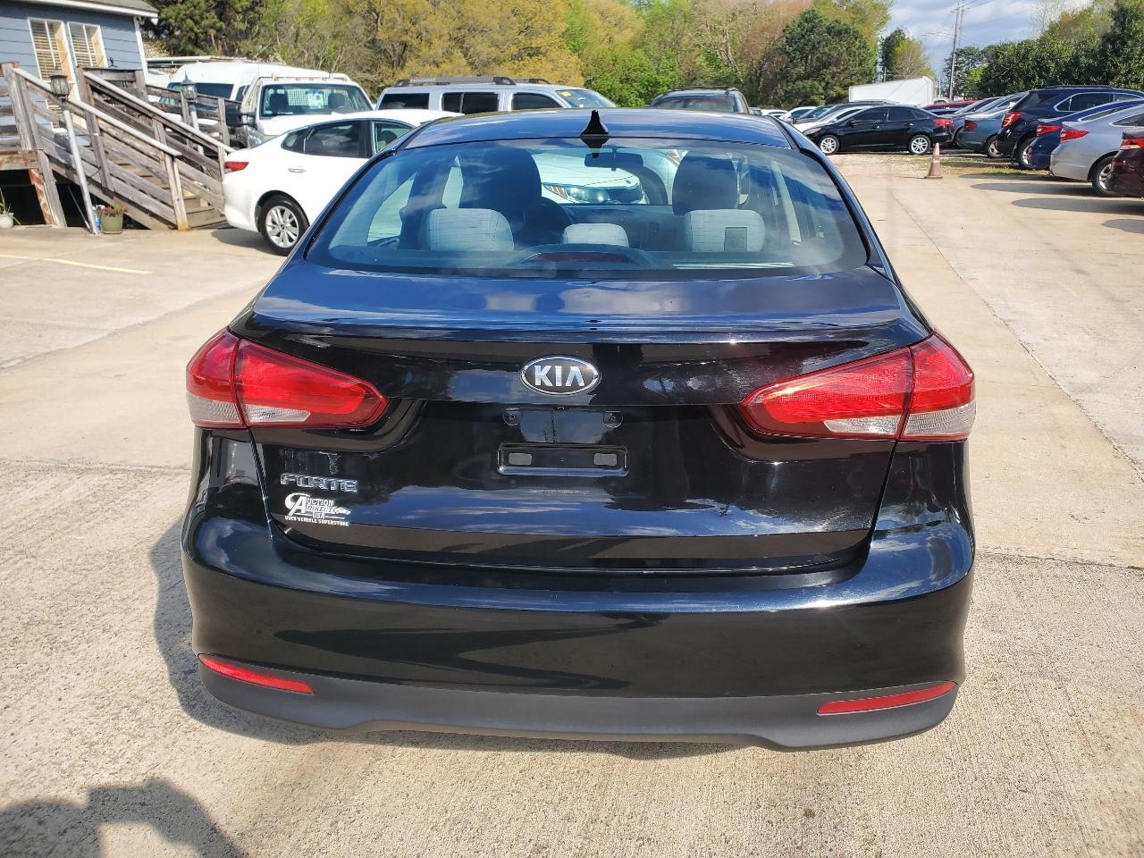 Kia Forte LX 4D Sedan 2017