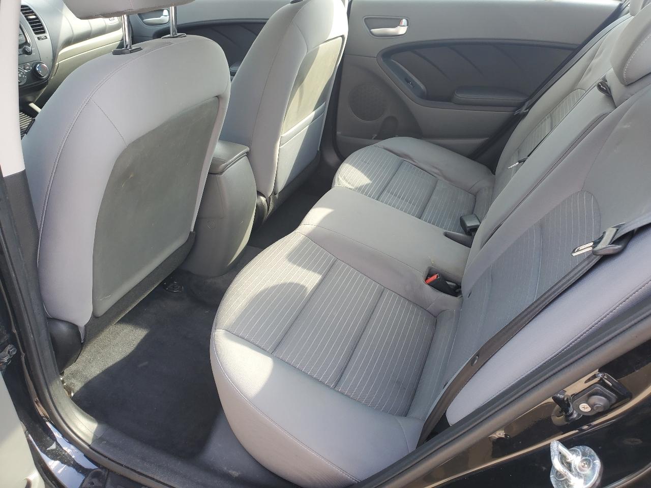 Kia Forte LX 4D Sedan 2017