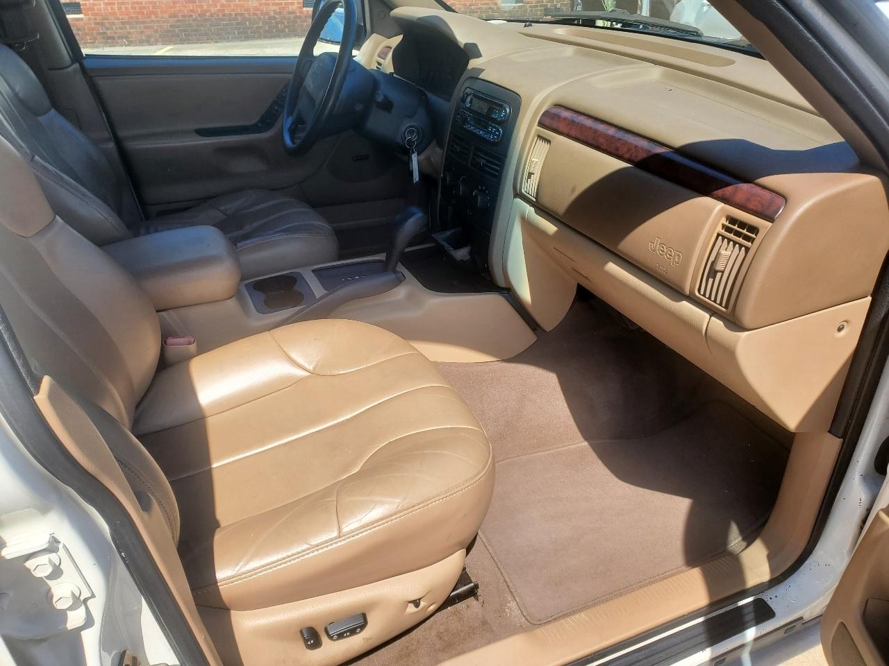 Jeep Grand Cherokee Laredo 2WD 2000