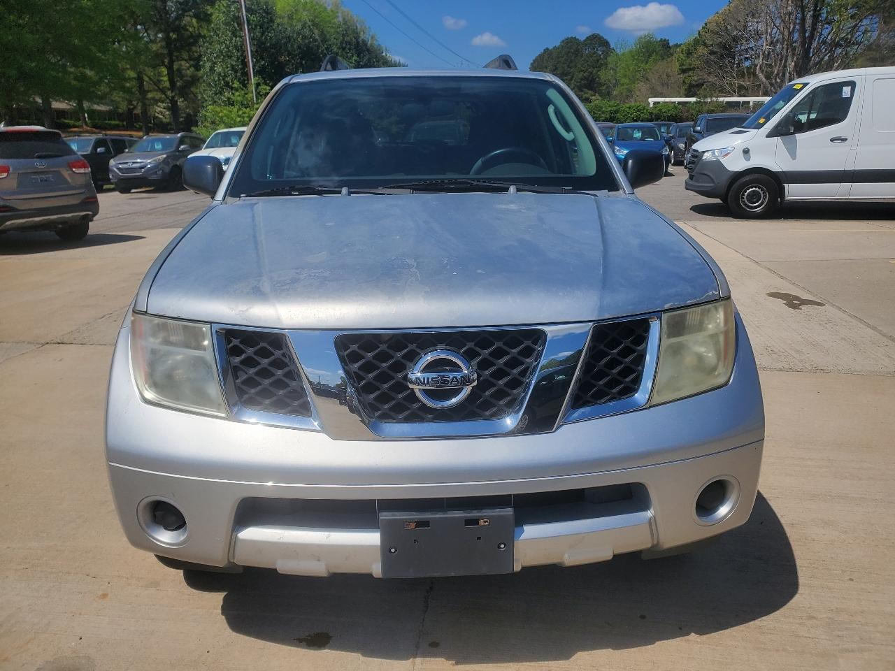 Nissan Pathfinder LE 2WD 2005