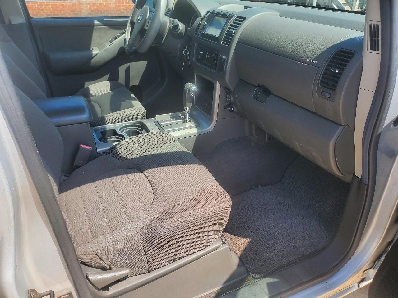 Nissan Pathfinder LE 2WD 2005