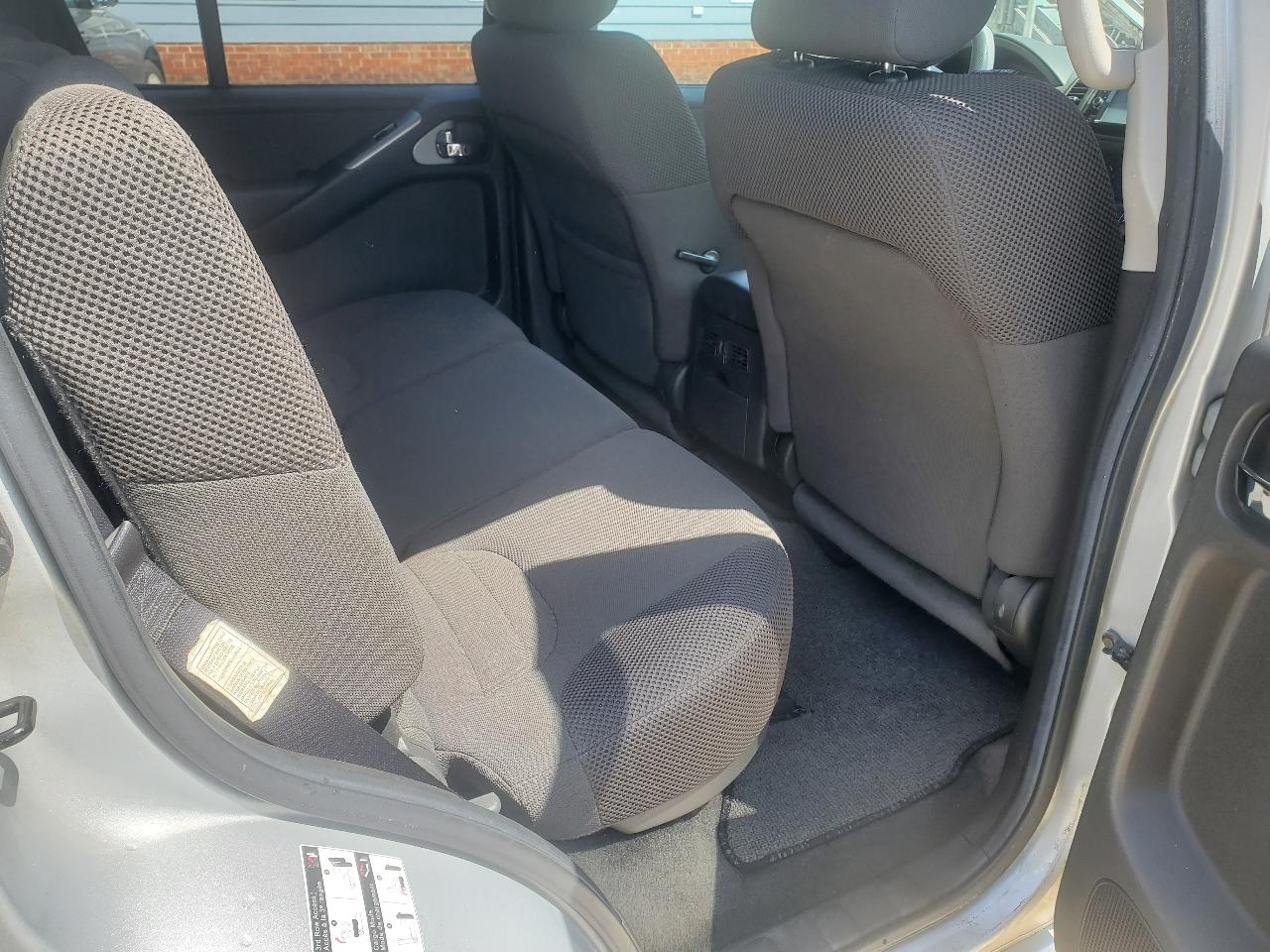 Nissan Pathfinder LE 2WD 2005