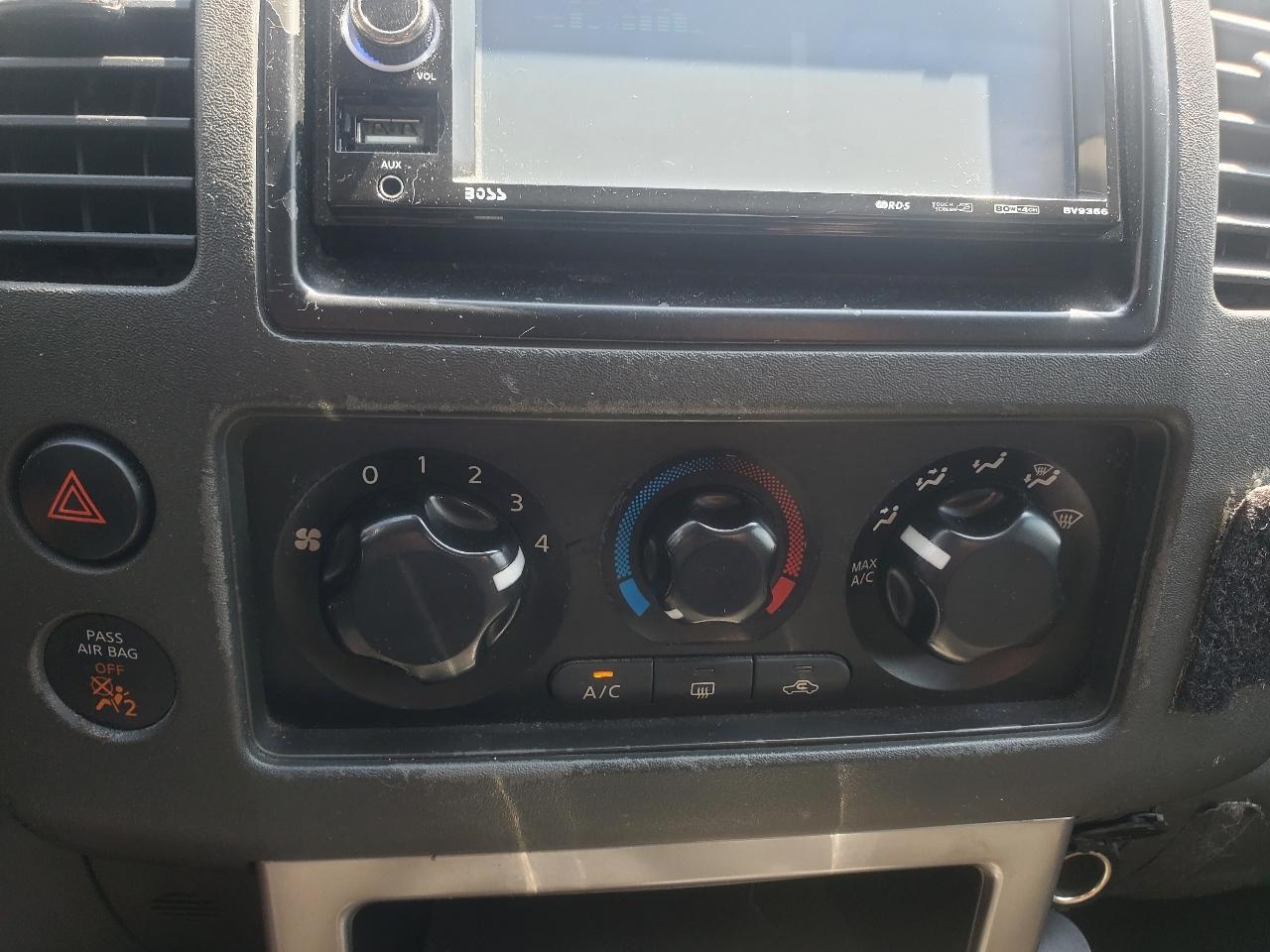 Nissan Pathfinder LE 2WD 2005