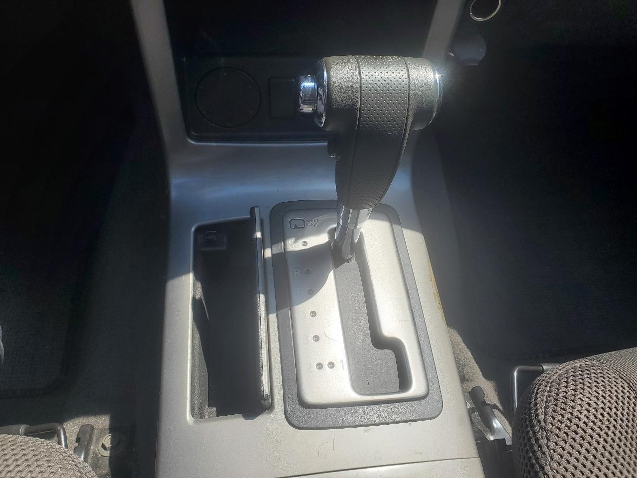 Nissan Pathfinder LE 2WD 2005