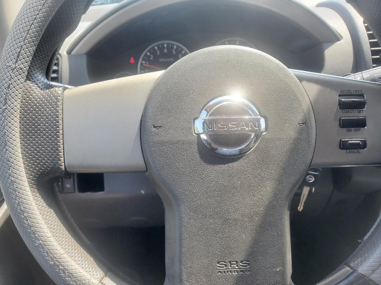 Nissan Pathfinder LE 2WD 2005