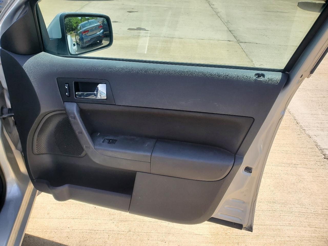 Ford Focus SES Sedan 2009