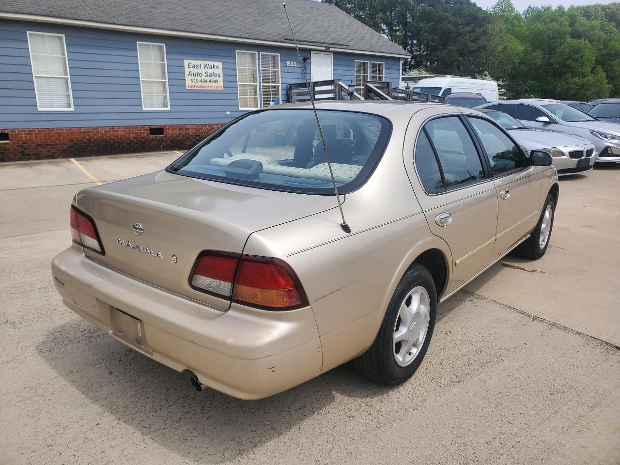 Nissan Maxima GLE 1998