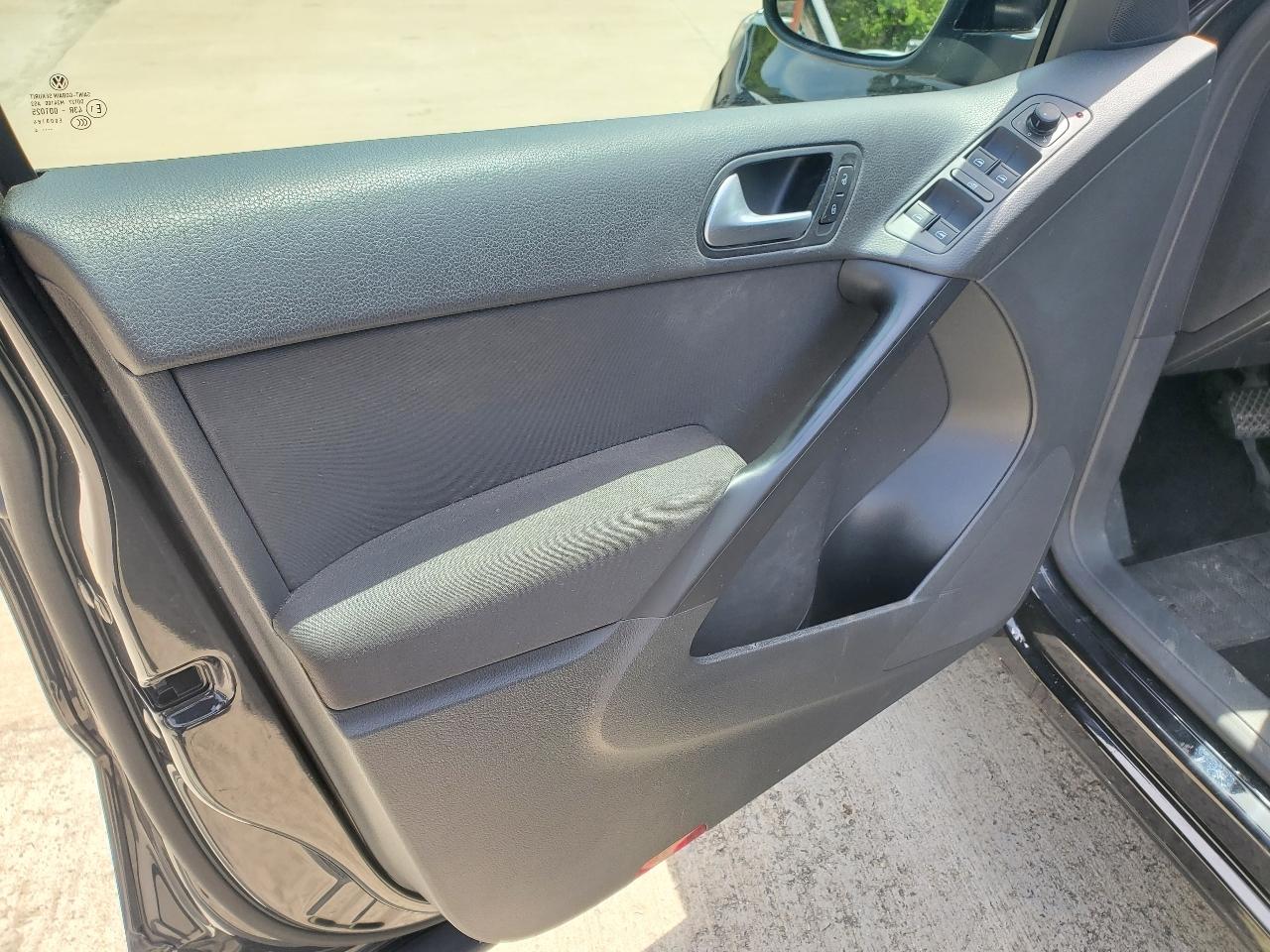 Volkswagen Tiguan 2.0T S FWD 2014