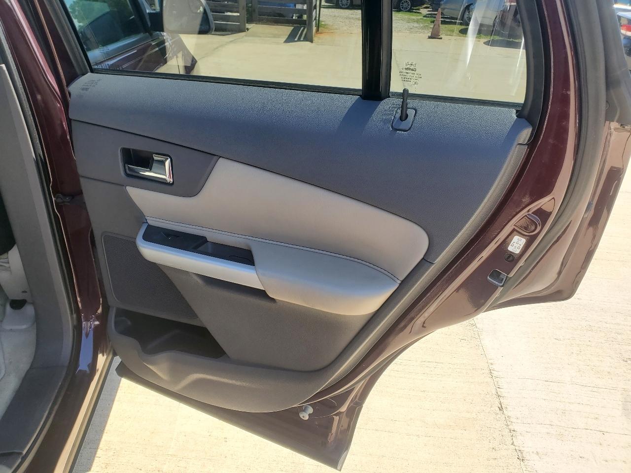 Ford Edge SE FWD 2011