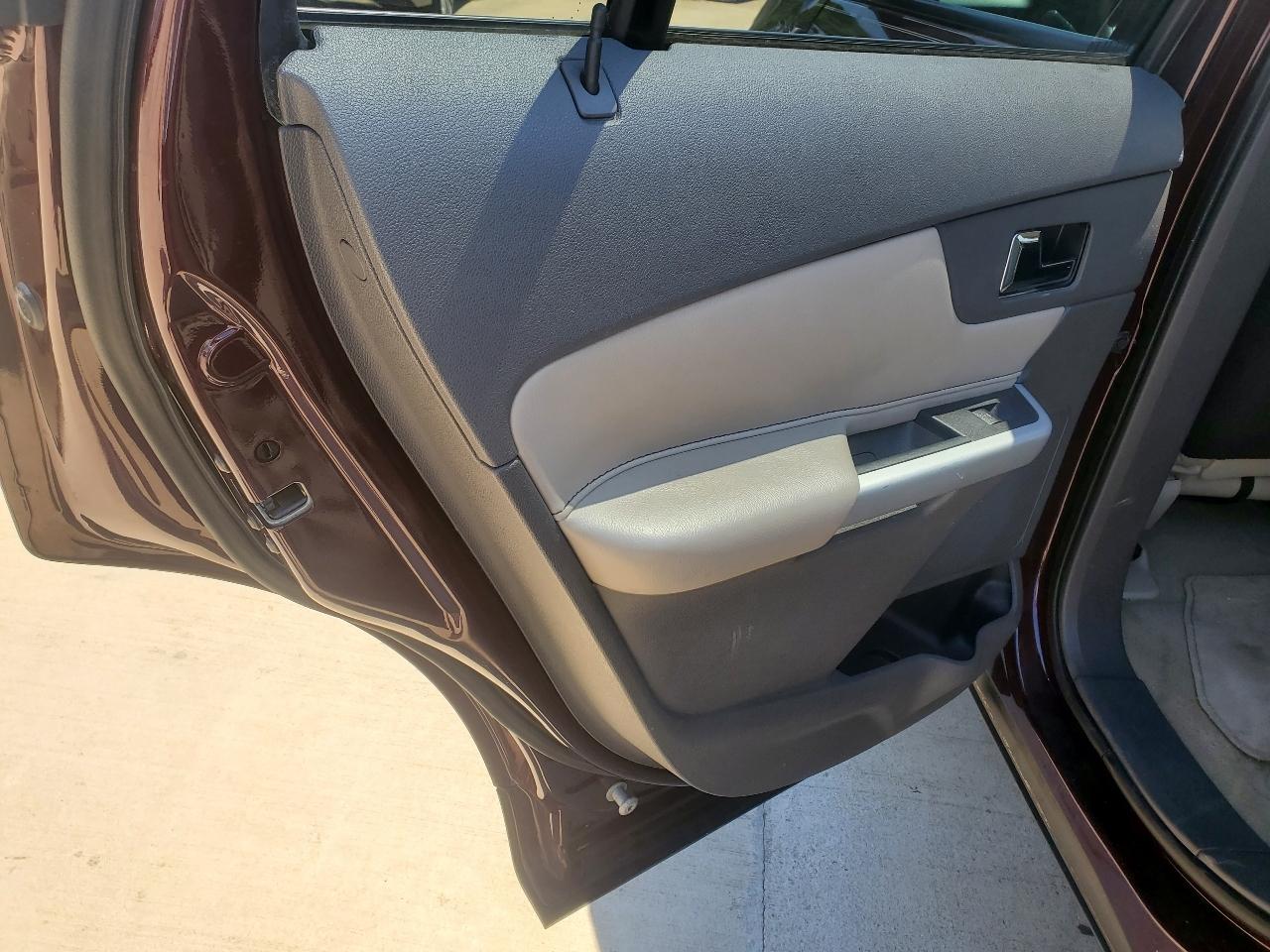 Ford Edge SE FWD 2011