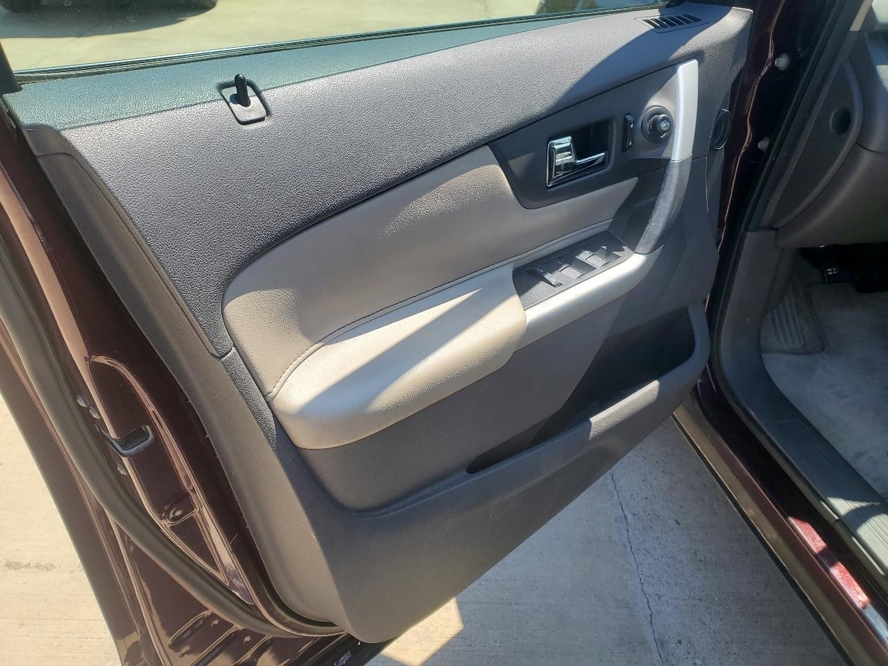 Ford Edge SE FWD 2011