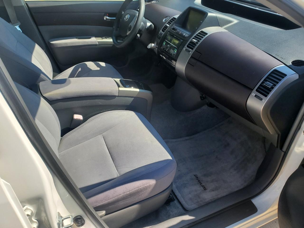 Toyota Prius 4-Door Liftback 2004