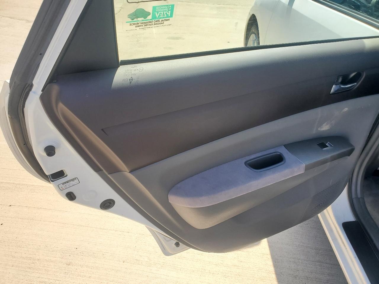 Toyota Prius 4-Door Liftback 2004