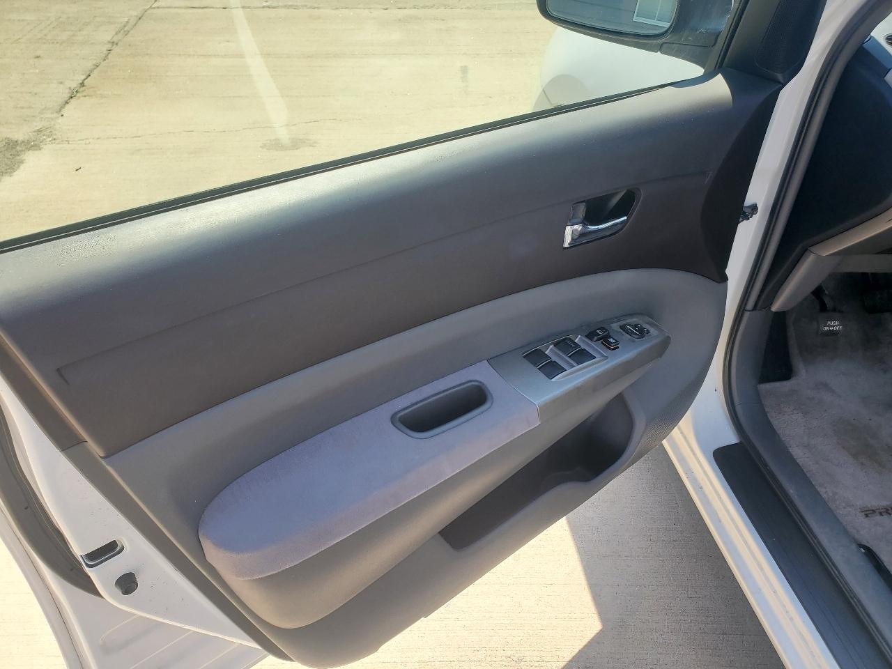 Toyota Prius 4-Door Liftback 2004