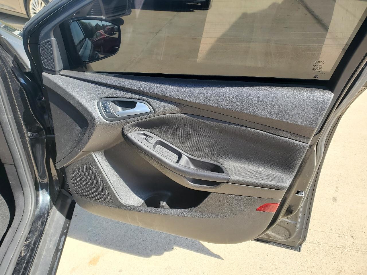 Ford Focus SE Sedan 2015