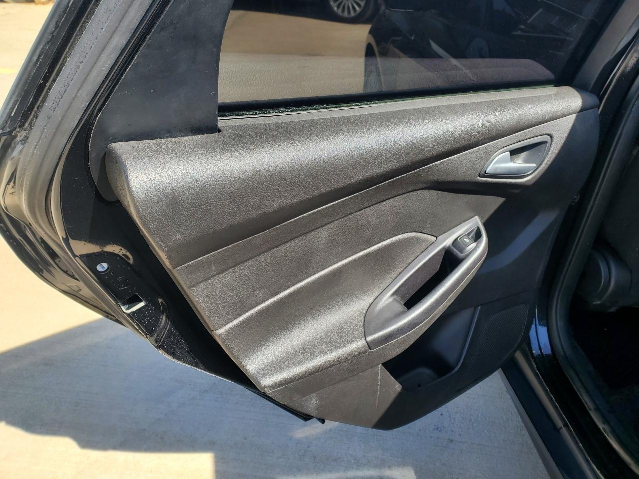 Ford Focus SE Sedan 2015