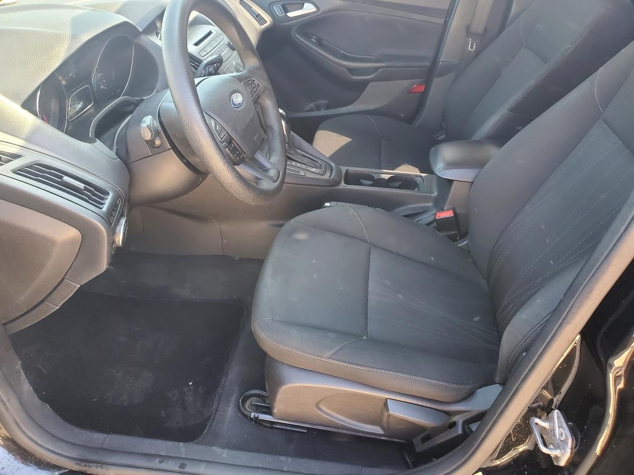 Ford Focus SE Sedan 2015