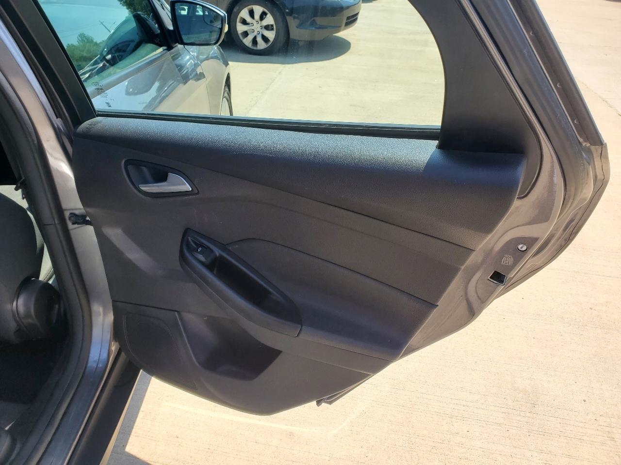 Ford Focus SE Hatch 2014