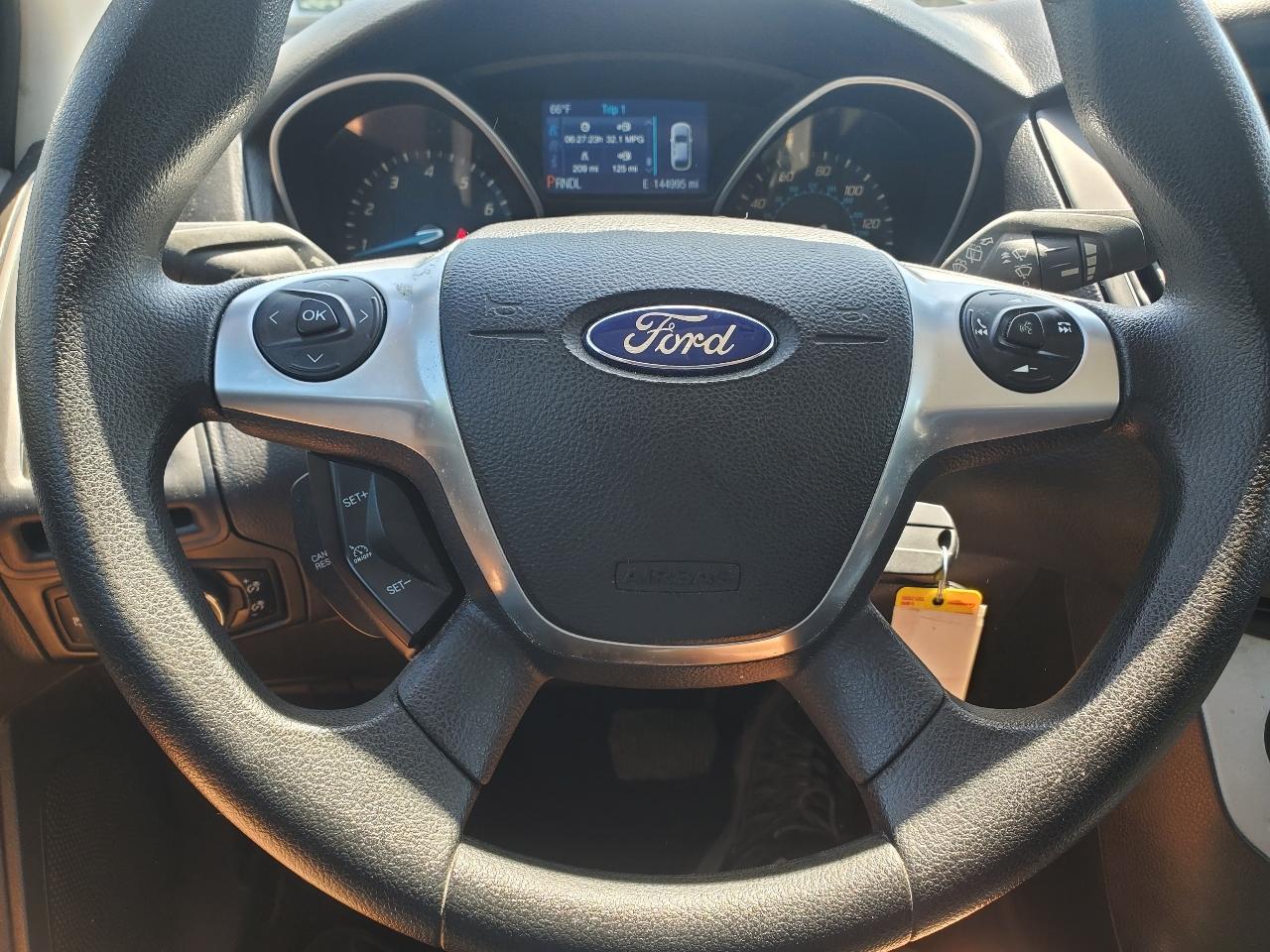 Ford Focus SE Hatch 2014