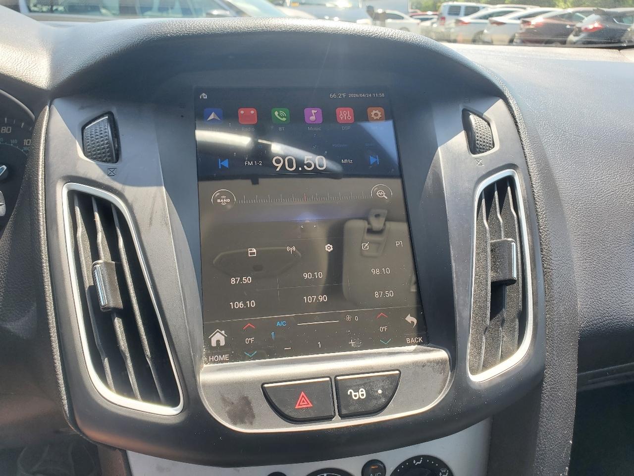 Ford Focus SE Hatch 2014