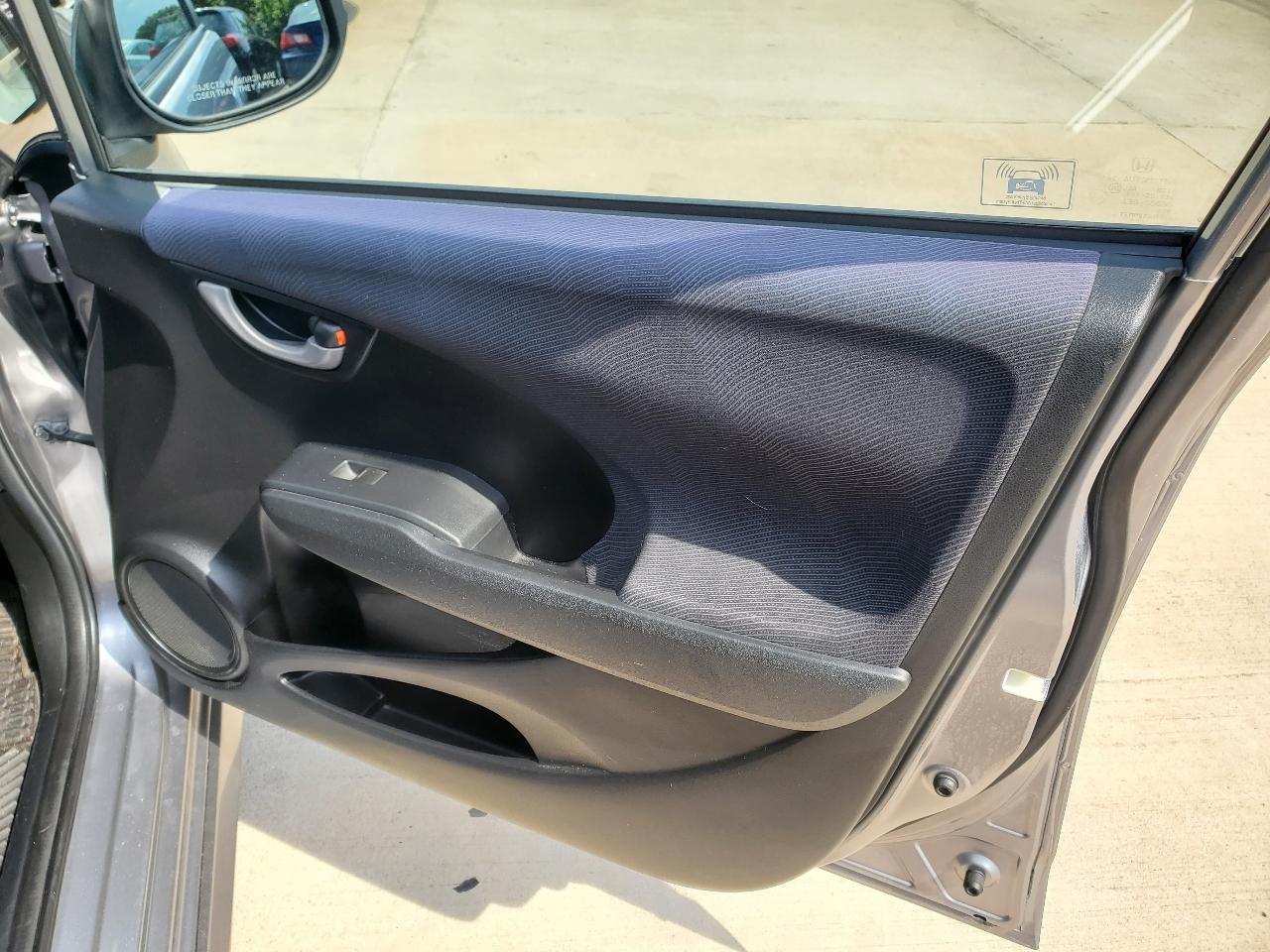 Honda Fit Sport 5-Speed MT 2009