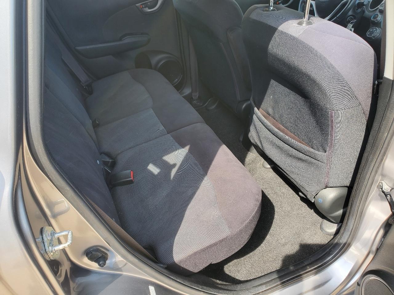 Honda Fit Sport 5-Speed MT 2009