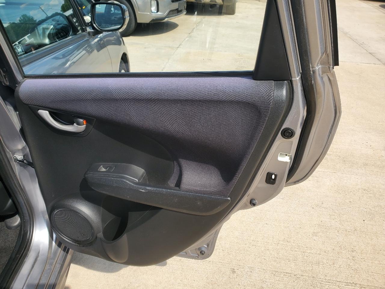 Honda Fit Sport 5-Speed MT 2009