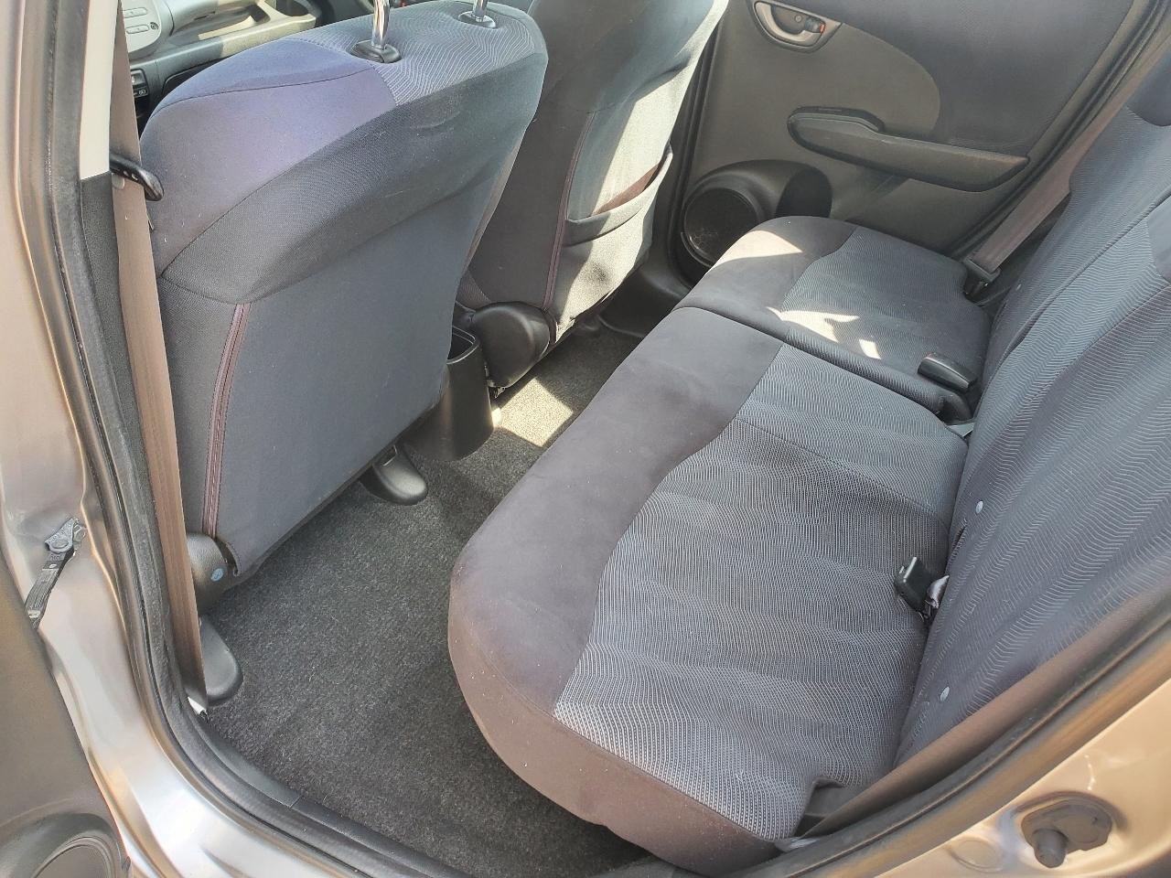 Honda Fit Sport 5-Speed MT 2009