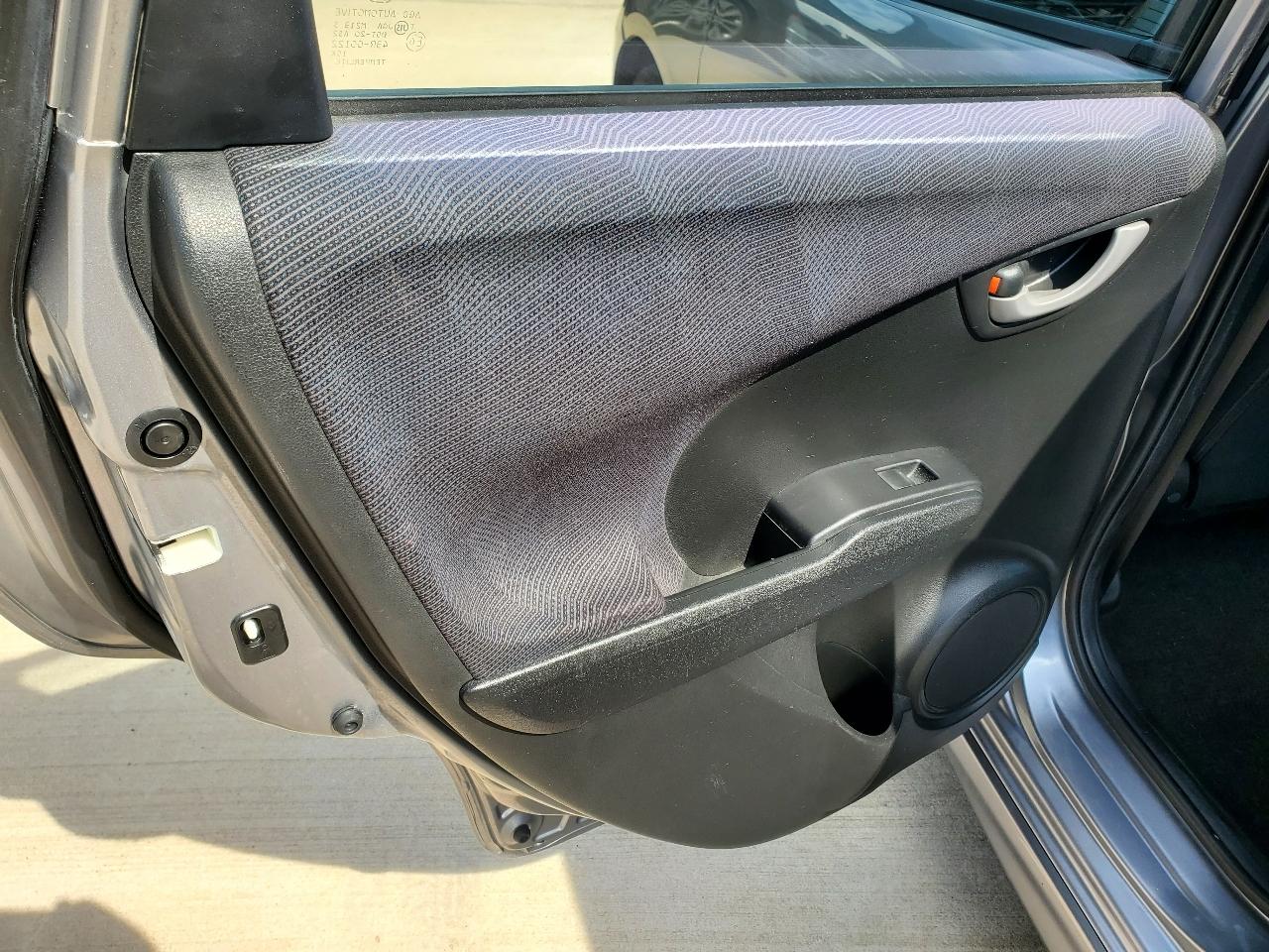 Honda Fit Sport 5-Speed MT 2009