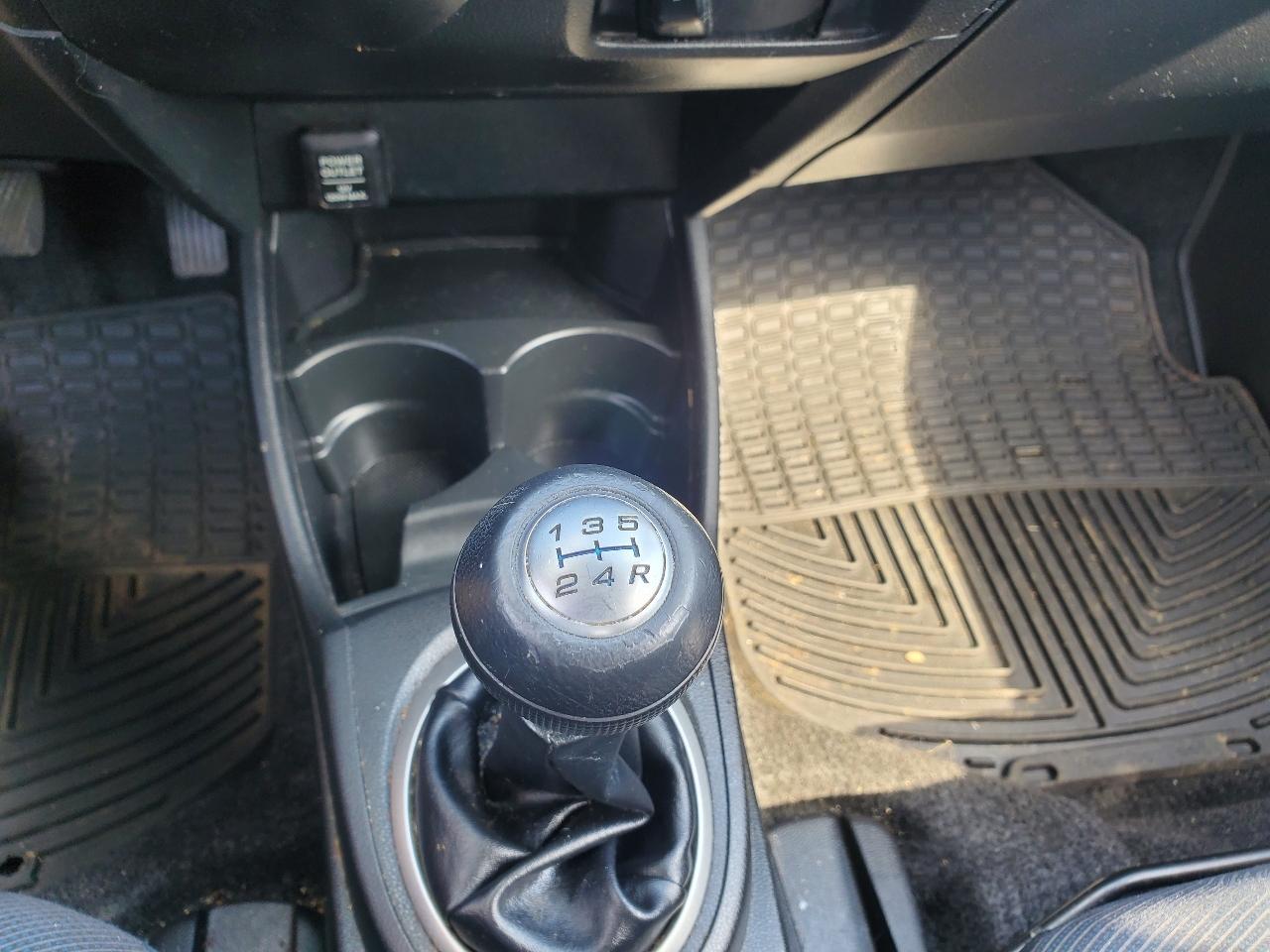 Honda Fit Sport 5-Speed MT 2009