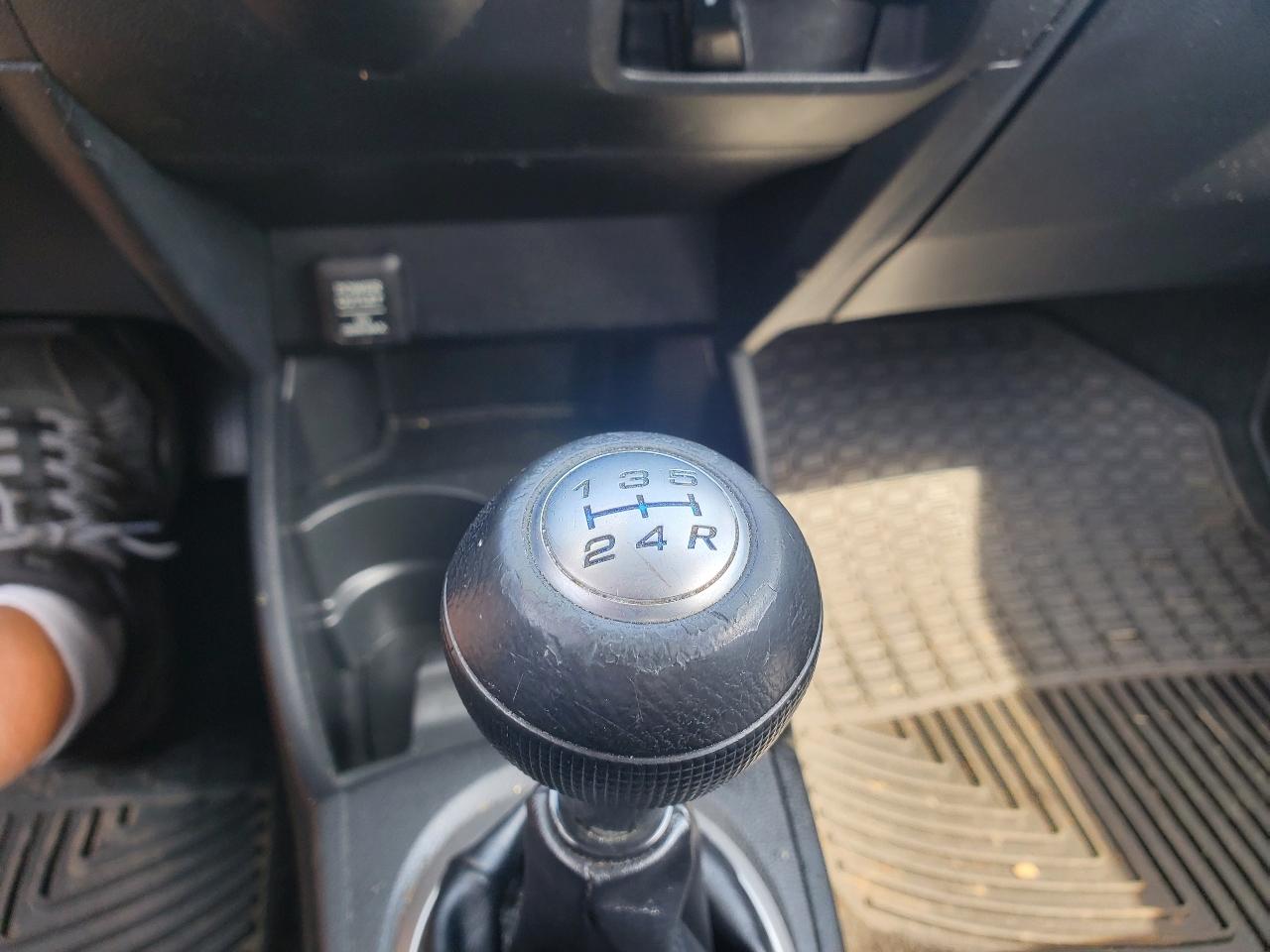 Honda Fit Sport 5-Speed MT 2009