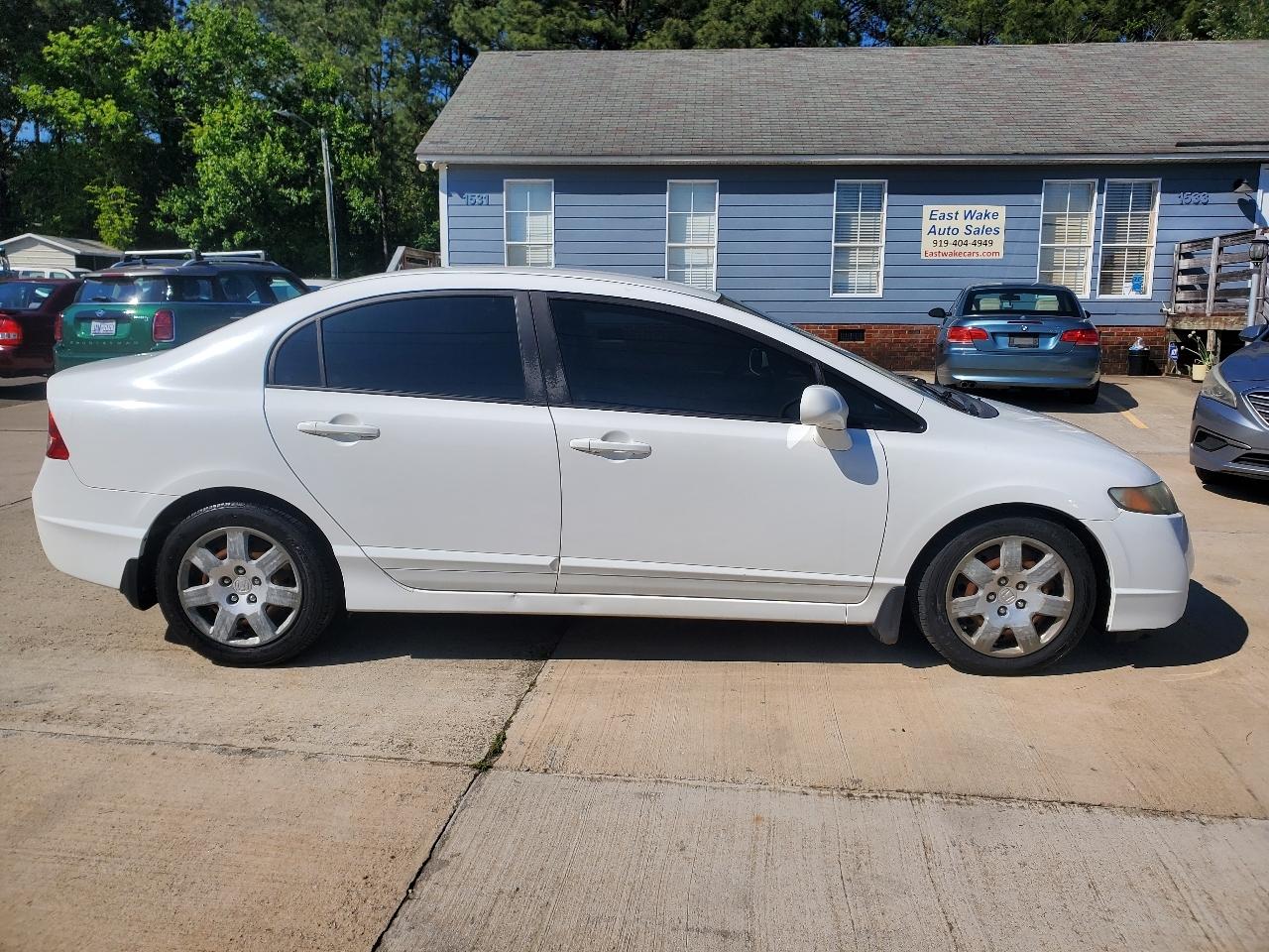 Honda Civic 4dr Sdn LX Auto 2011