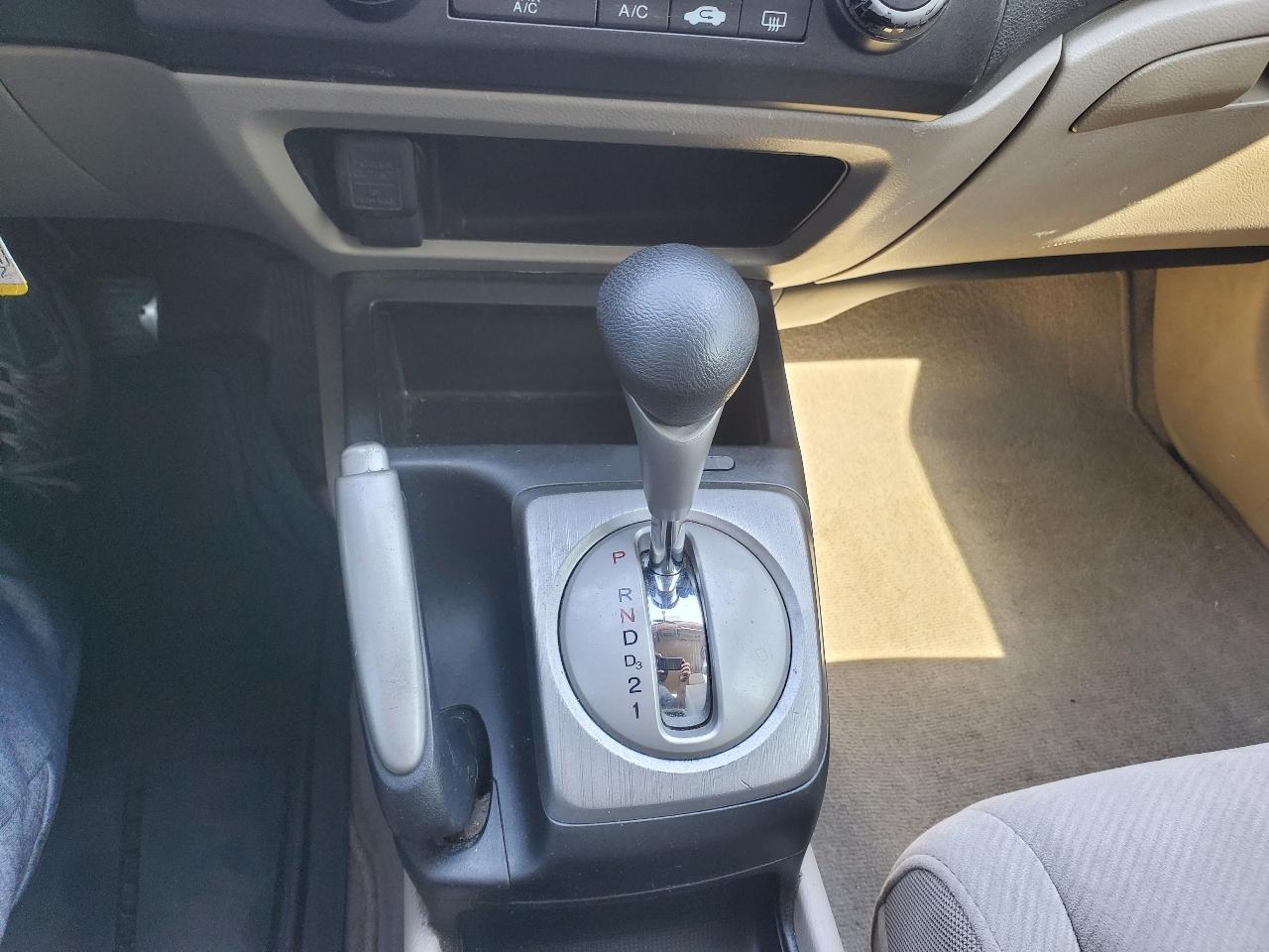 Honda Civic 4dr Sdn LX Auto 2011