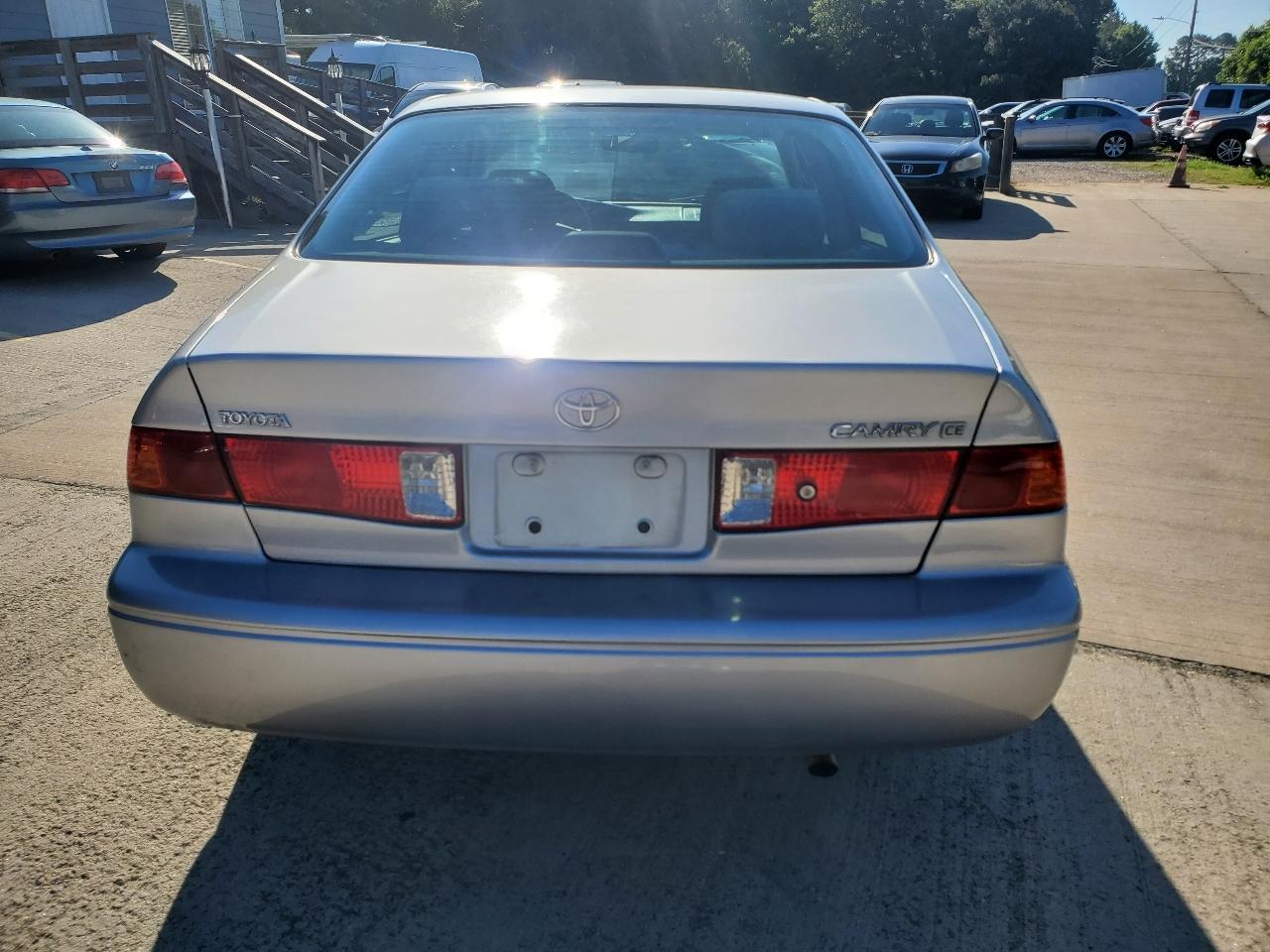 Toyota Camry 4dr Sdn CE Auto 2000