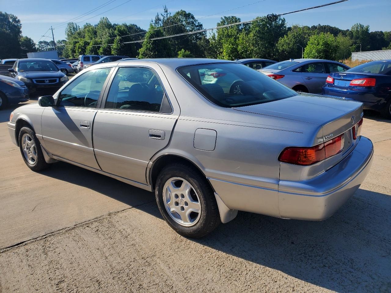 Toyota Camry 4dr Sdn CE Auto 2000