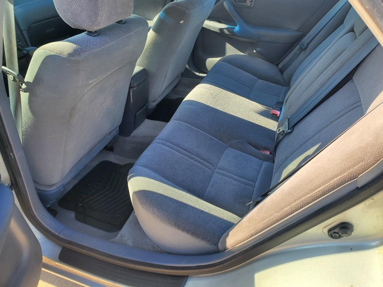 Toyota Camry 4dr Sdn CE Auto 2000
