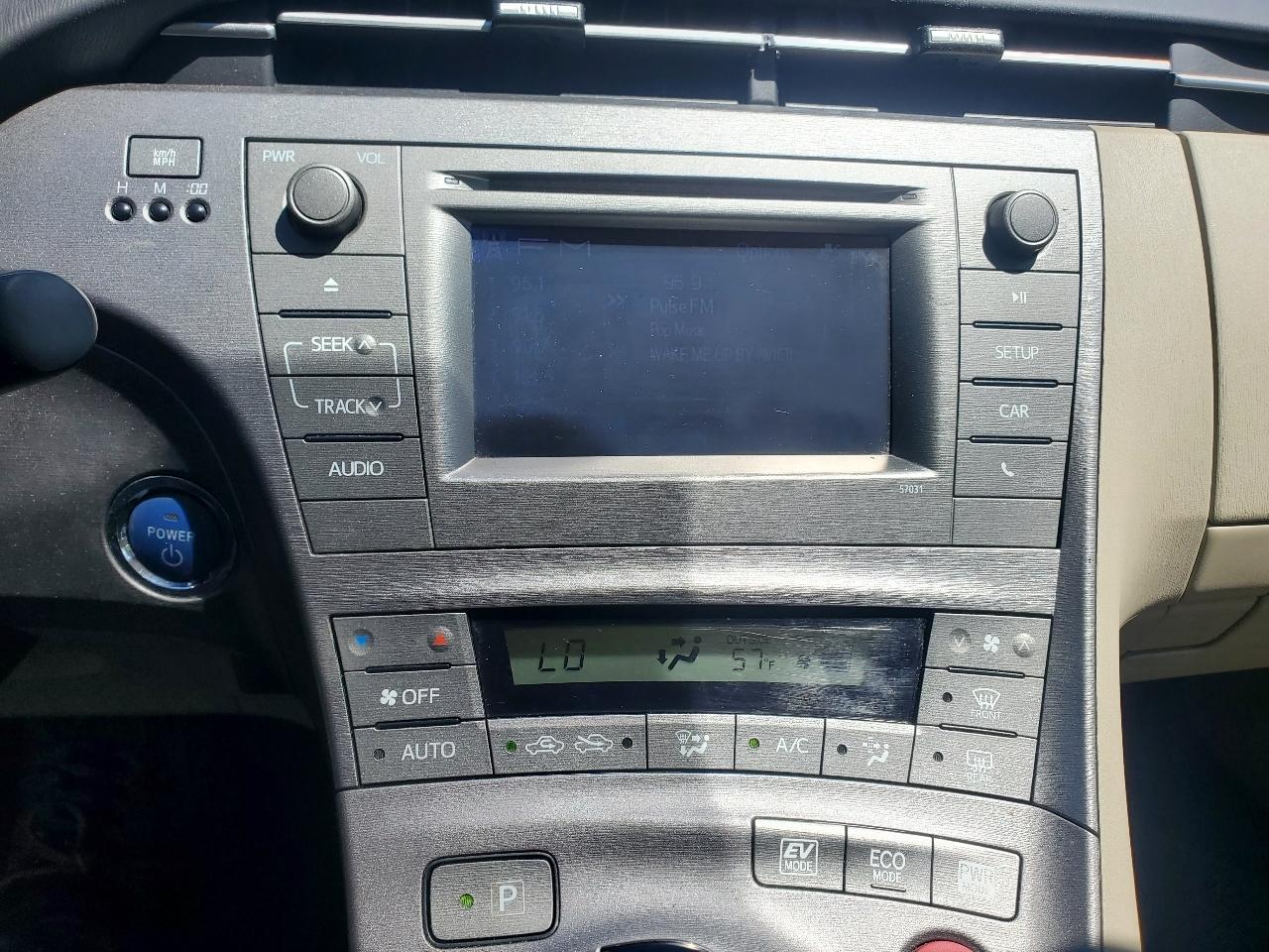 Toyota Prius Four 2015