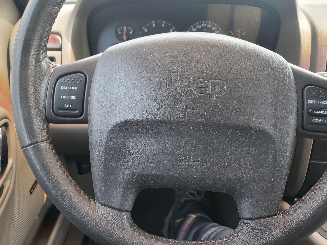 Jeep Grand Cherokee Laredo 4WD 2000