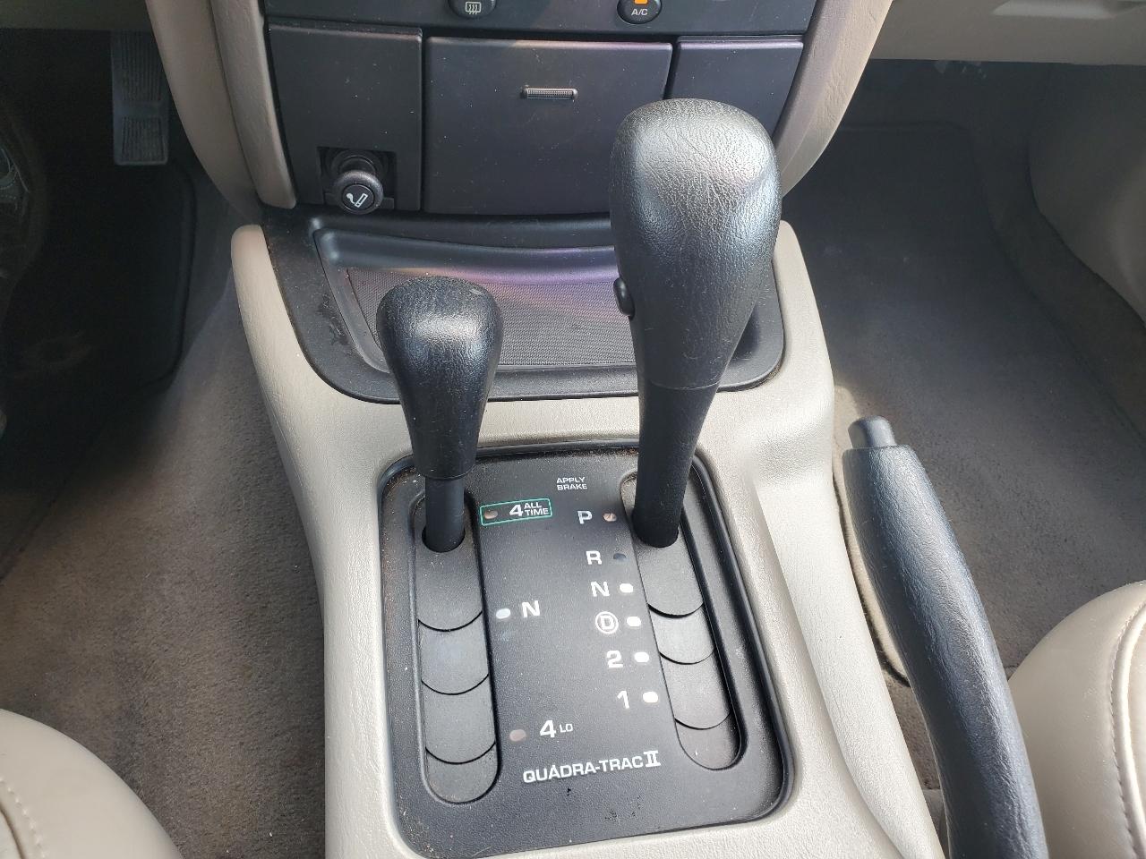 Jeep Grand Cherokee Laredo 4WD 2000