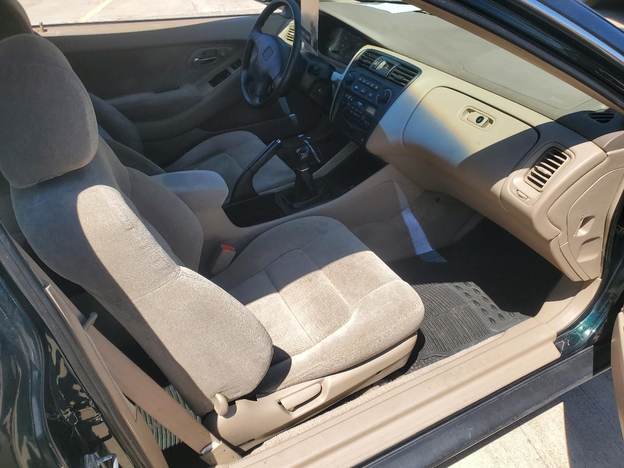Honda Accord LX coupe 2000