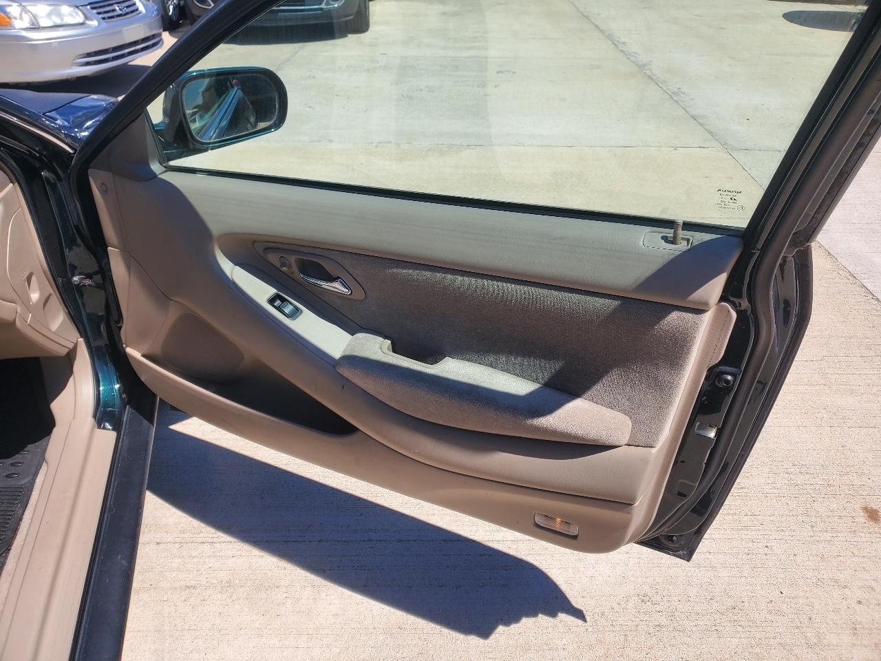 Honda Accord LX coupe 2000