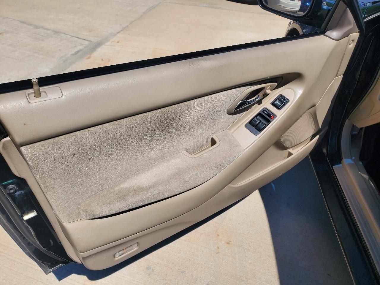 Honda Accord LX coupe 2000