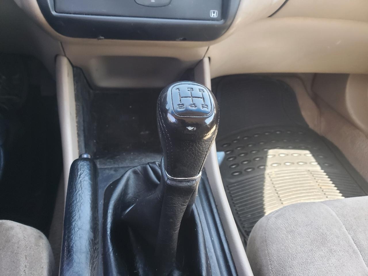 Honda Accord LX coupe 2000