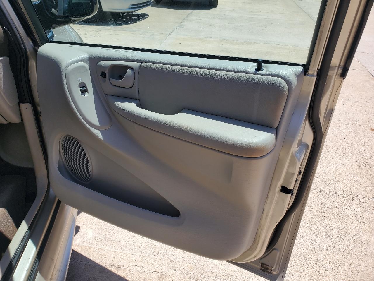 Chrysler Town & Country  2005