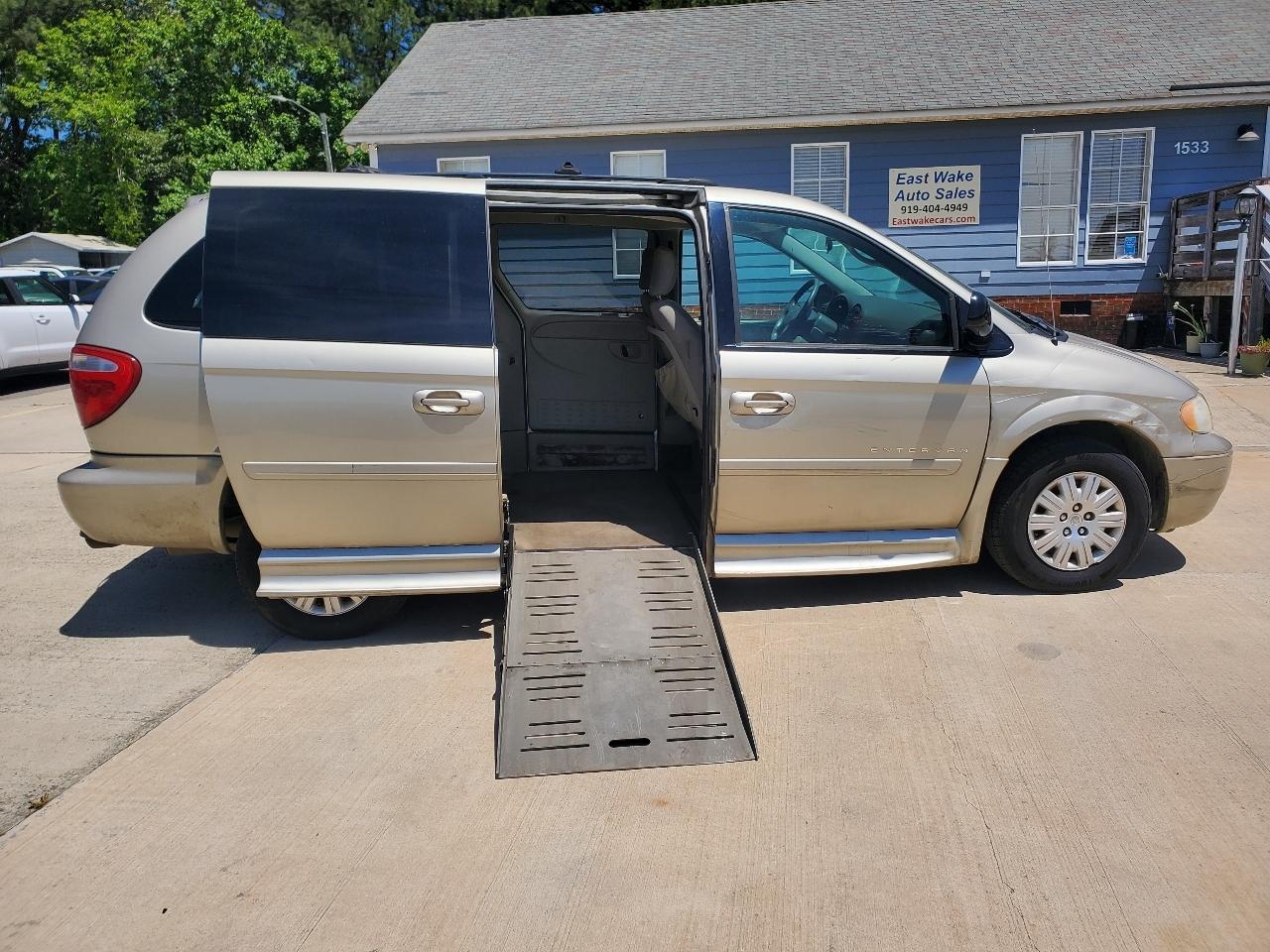 Chrysler Town & Country  2005